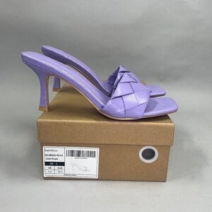 Mhuire‎ Women's Size 8 Square Toe Heels